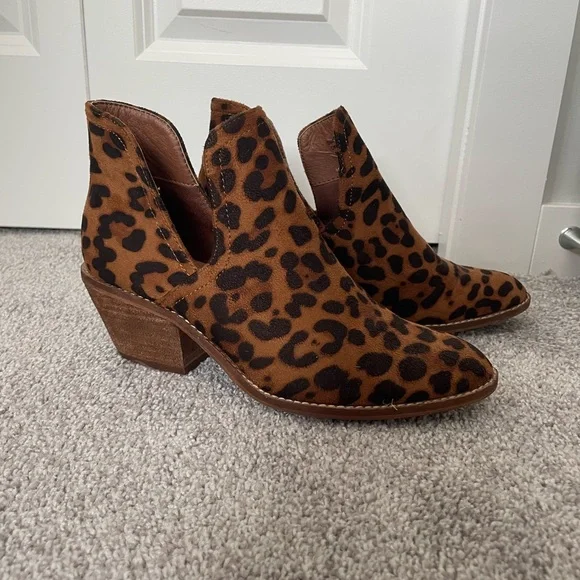 Leopard Booties - Picture 3 of 11